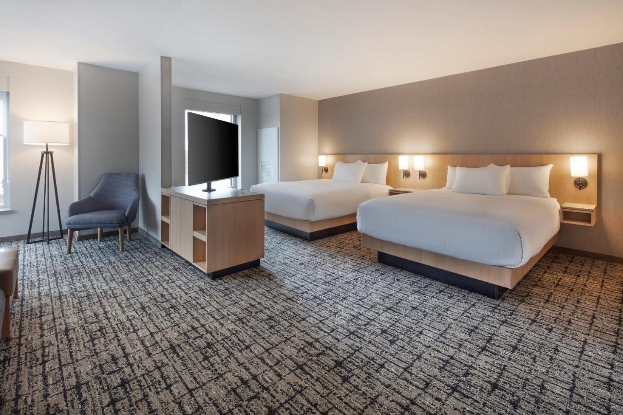 Hyatt Place Moncton-downtown 3*
