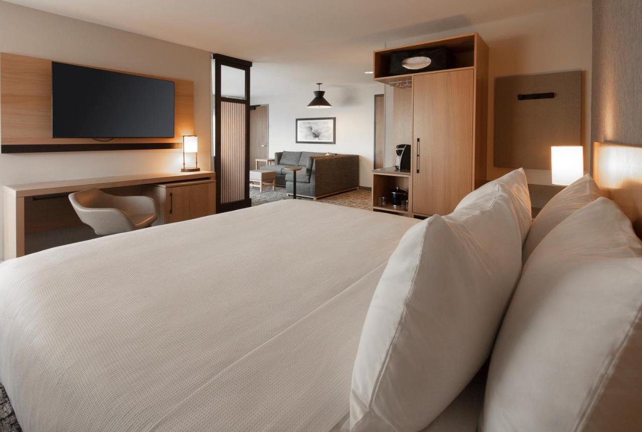 Hyatt Place Moncton-downtown 3*