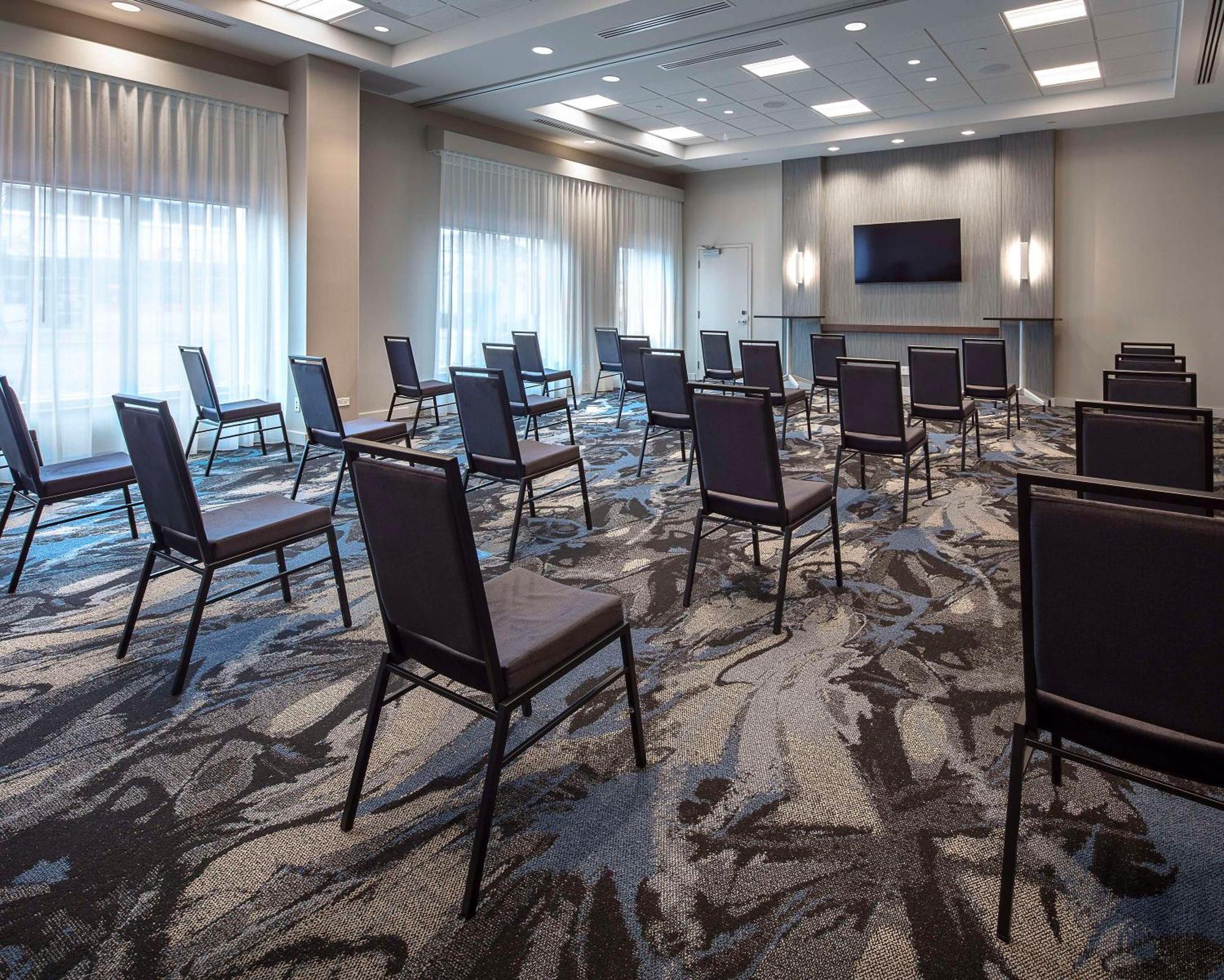 Hyatt Place Moncton-downtown 3*